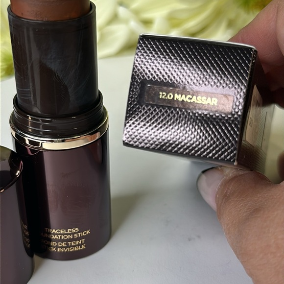 Tom Ford Traceless Foundation Stick .5 oz color: 12.0 Macassar new in the box - Picture 4 of 4
